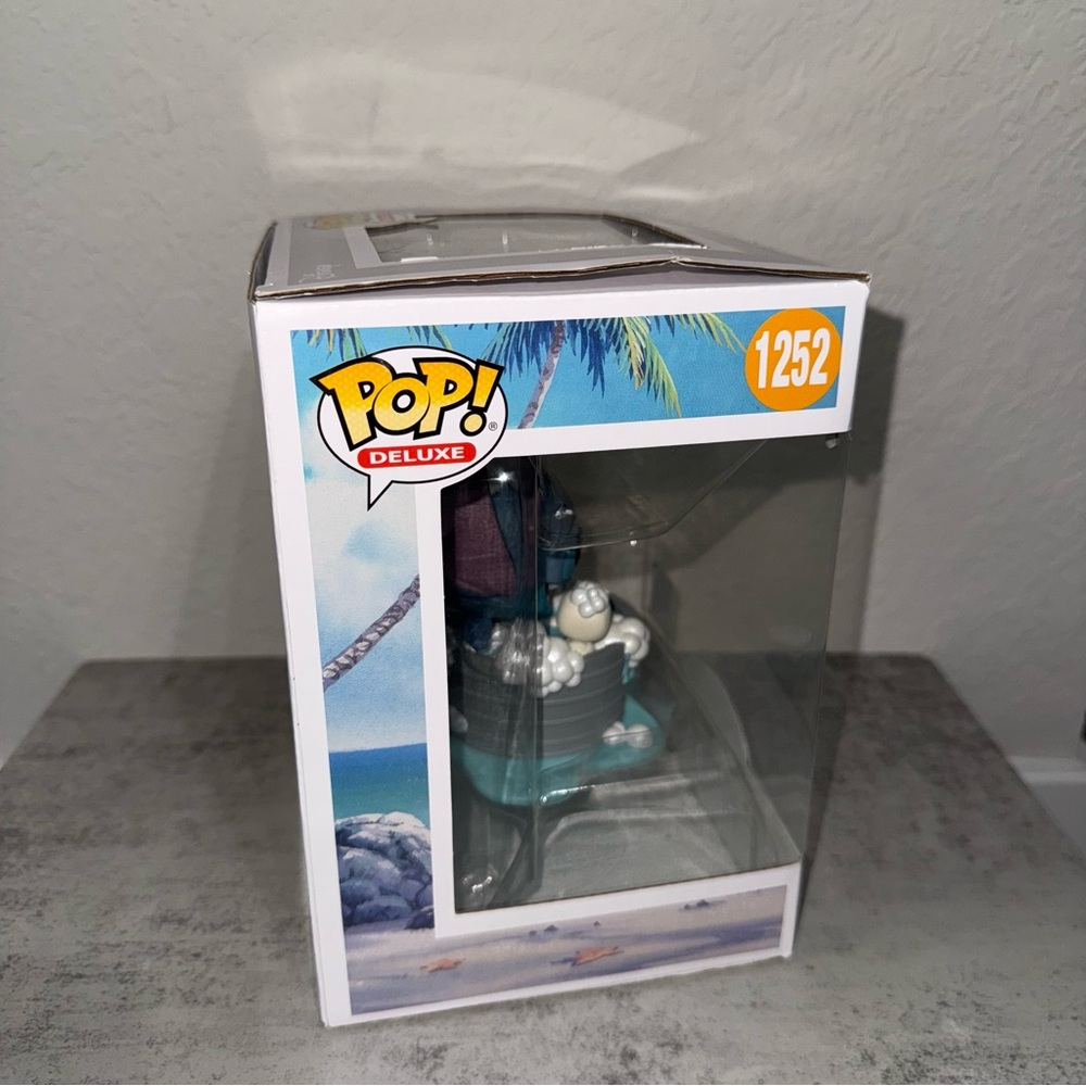 Funko 1252 Stitch in Bathtub - Picture 2 of 6